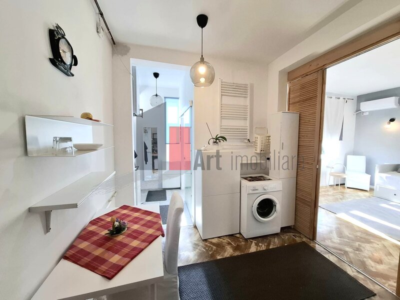 Parcul Carol Studio modern, 32 mp,+ 20 mp anexe, zona Parcul Carol-Parlament