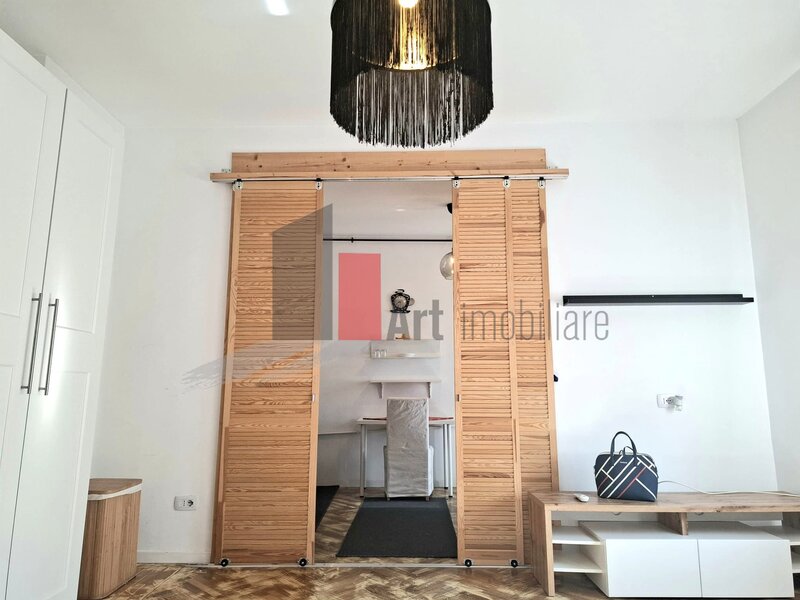 Parcul Carol Studio modern, 32 mp,+ 20 mp anexe, zona Parcul Carol-Parlament