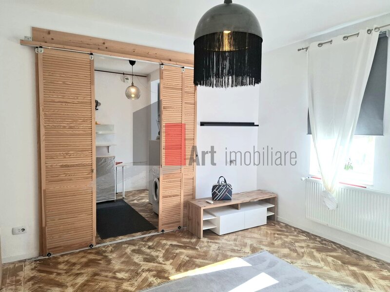 Parcul Carol Studio modern, 32 mp,+ 20 mp anexe, zona Parcul Carol-Parlament